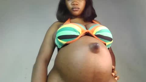 Snapshot of hot_choccoolate chatting on August 6, 2026, 11:45 am Zarah online show from August 6, 2026, 11:45 am
