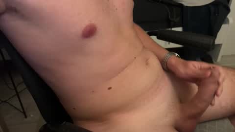 hot_guy2001 online show from September 9, 2025, 9:58 pm