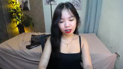 Snapshot of hot_ice_cube chatting on November 15, 2025, 12:13 pm Ms Yen online show from November 15, 2025, 12:13 pm