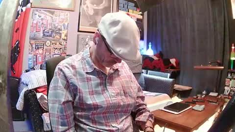 Snapshot of hot_krispy_kreme chatting on May 3, 2026, 1:11 am hot_krispy_kreme online show from May 3, 2026, 1:11 am