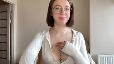 Lina online show from January 15, 2025, 7:59 am