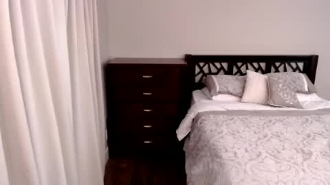 Rose Redwood online show from July 2, 2026, 11:33 pm
