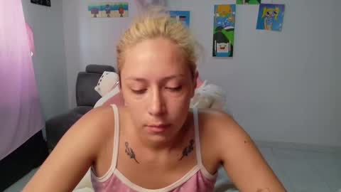 Mia online show from March 2, 2026, 3:19 pm