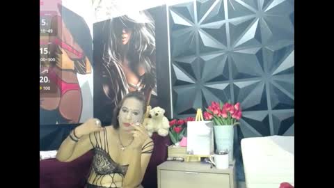 hot_queen57 online show from November 18, 2025, 9:03 am