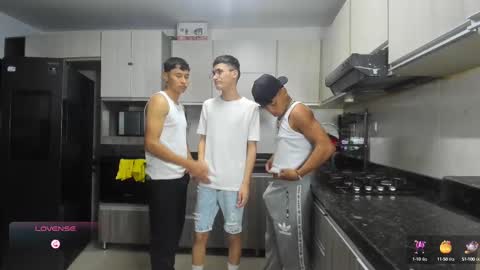 Snapshot of hot_sexmature chatting on October 6, 2025, 11:24 pm Vanesa Oliver and Andrew online show from October 6, 2025, 11:24 pm