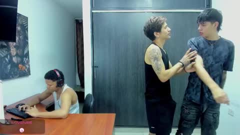 Vanesa Oliver and Andrew online show from January 19, 2026, 11:25 am