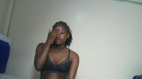 Snapshot of hot_sexxxy_girl chatting on July 13, 2026, 1:52 am Milly online show from July 13, 2026, 1:52 am