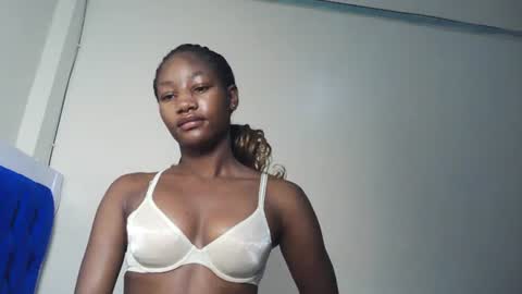 Snapshot of hot_sexxxy_girl chatting on July 30, 2026, 4:22 am Milly online show from July 30, 2026, 4:22 am