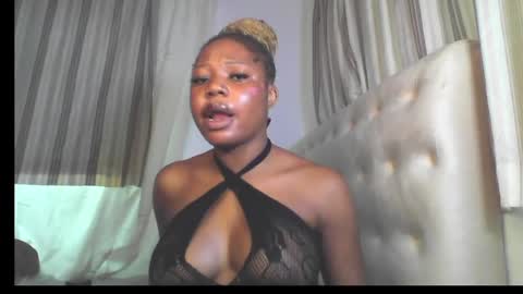 Snapshot of hot_stellaa chatting on June 9, 2026, 11:55 am Stella online show from June 9, 2026, 11:55 am