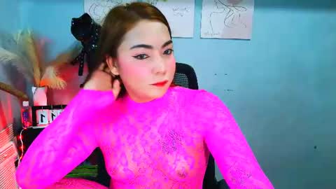hot_xirene online show from June 11, 2026, 2:37 pm