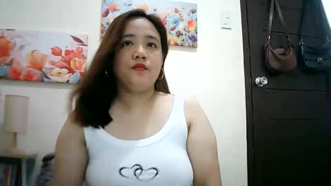 Lynn online show from November 24, 2025, 12:32 am