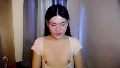 Snapshot of hotbunnyrainx chatting on April 3, 2026, 4:54 am rain online show from April 3, 2026, 4:54 am