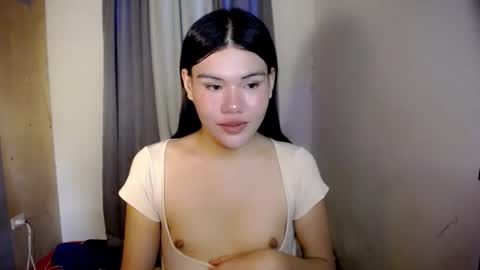 Snapshot of hotbunnyrainx chatting on April 5, 2026, 9:06 am rain online show from April 5, 2026, 9:06 am