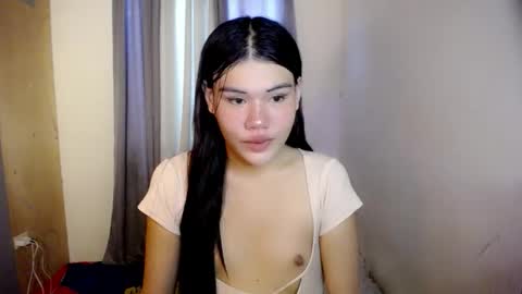 Snapshot of hotbunnyrainx chatting on April 6, 2026, 6:25 am rain online show from April 6, 2026, 6:25 am