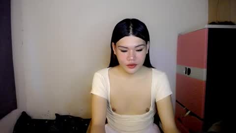 Snapshot of hotbunnyrainx chatting on June 8, 2026, 9:09 am rain online show from June 8, 2026, 9:09 am