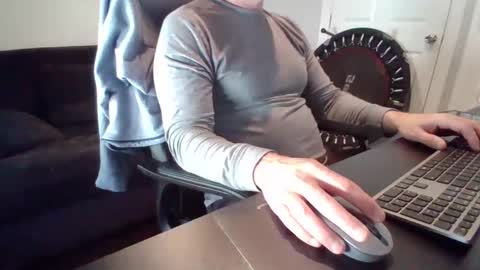 hotdog1124 online show from February 12, 2026, 2:56 pm