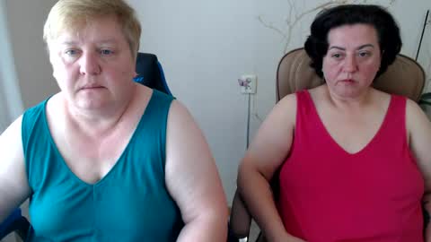 Snapshot of hotfiremommy chatting on July 19, 2026, 9:57 am LimonkaFire online show from July 19, 2026, 9:57 am