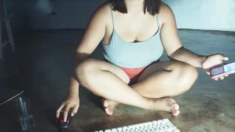 hotflowerclit online show from September 11, 2025, 1:22 pm