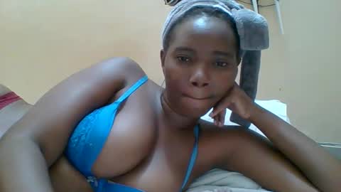 Queen online show from February 6, 2026, 7:17 pm