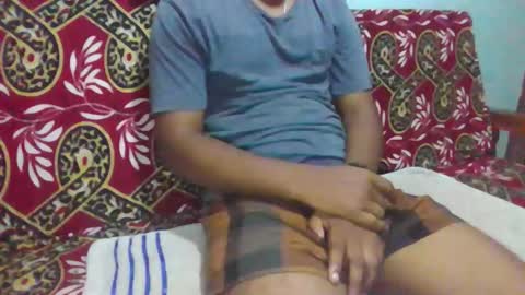 hotguyy001 online show from January 11, 2026, 2:16 am
