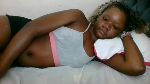 LOYCE online show from May 31, 2026, 1:03 am
