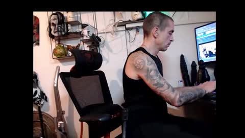 Snapshot of hotkinkytat chatting on December 3, 2024, 6:49 pm hotkinkytat online show from December 3, 2024, 6:49 pm