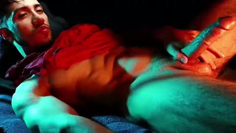 Hotlatinking online show from April 9, 2026, 10:26 pm