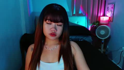 Layla online show from March 2, 2025, 1:27 pm