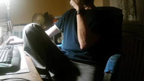 Snapshot of hotleopold chatting on May 18, 2026, 8:58 pm hotleopold online show from May 18, 2026, 8:58 pm