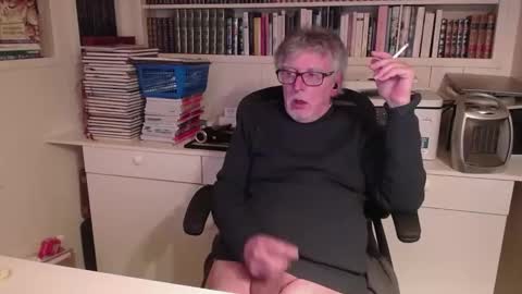 hotlux_54 online show from December 7, 2024, 4:25 pm