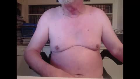 hotlux_54 online show from March 6, 2025, 2:08 pm
