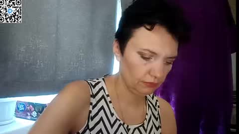 hotmamaqueen234 online show from June 18, 2026, 11:58 am