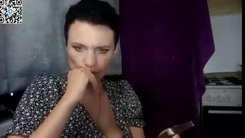 hotmamaqueen234 online show from June 25, 2026, 11:53 pm