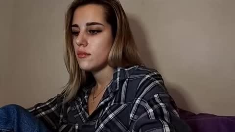 hotmusex online show from November 26, 2025, 3:24 pm