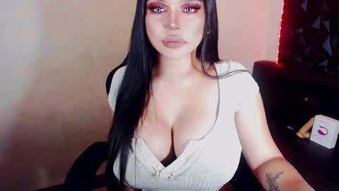 Snapshot of hotsexyhugetrans chatting on December 21, 2024, 3:20 pm Marga Avery online show from December 21, 2024, 3:20 pm