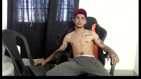 Snapshot of hotsteel420 chatting on February 15, 2025, 2:11 pm hotsteel420 online show from February 15, 2025, 2:11 pm