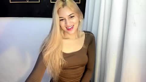 STELLA online show from October 13, 2025, 9:04 pm