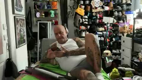 hotstuff775616 online show from May 22, 2026, 1:02 am