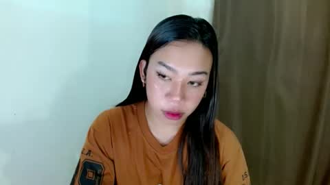 Snapshot of hott_cumforyou chatting on November 3, 2025, 4:25 am jelaigrande  online show from November 3, 2025, 4:25 am