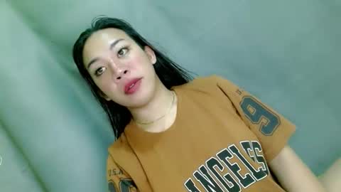 jelaigrande  online show from February 15, 2026, 10:36 am