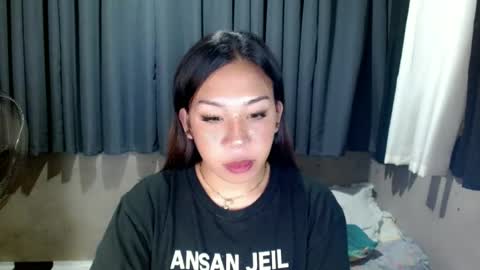 jelaigrande  online show from July 13, 2026, 5:49 pm