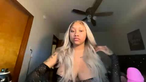 hottie940534 online show from December 14, 2025, 10:36 pm