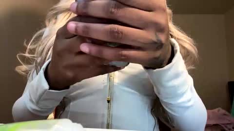 hottie940534 online show from January 11, 2026, 11:10 pm