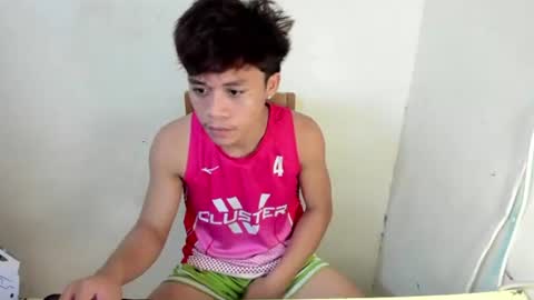 Snapshot of hottie_migs chatting on July 15, 2026, 6:35 pm hottie_migs online show from July 15, 2026, 6:35 pm
