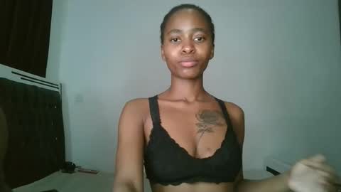 Snapshot of hottie_mistie chatting on May 31, 2026, 6:20 pm hottie_mistie online show from May 31, 2026, 6:20 pm