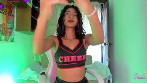 Snapshot of hottie_veronica chatting on July 10, 2026, 8:11 pm Veronica independent model online show from July 10, 2026, 8:11 pm