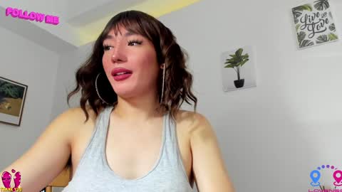 crishinahotty online show from December 8, 2024, 6:43 am