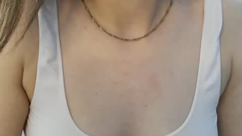 Hotwixx online show from April 22, 2026, 3:24 pm