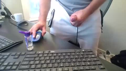 hoverday online show from October 3, 2025, 2:25 pm