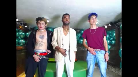 HOWENTS online show from February 1, 2025, 2:37 am